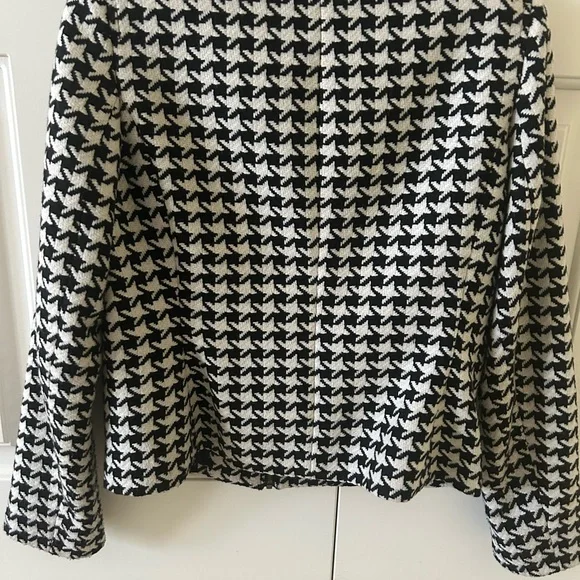 Talbots Houndstooth jacket. Size 6 - Picture 3 of 3